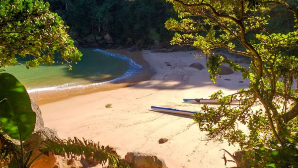 Praias do Monduba, Fora e Bueno Guarujá