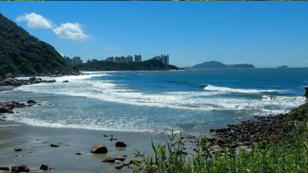 Praias do Monduba, Fora e Bueno Guarujá