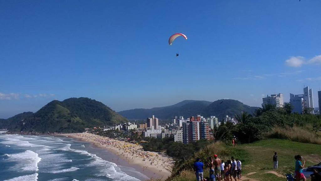 Vôo de Paraglider no Guarujá